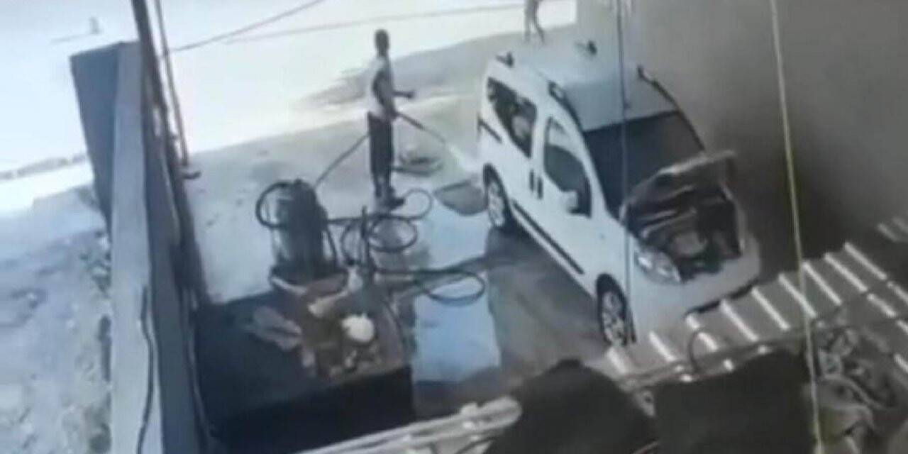 Mardin’de zincirleme kazada yoldan geçen kadın saniyelerle kurtuldu