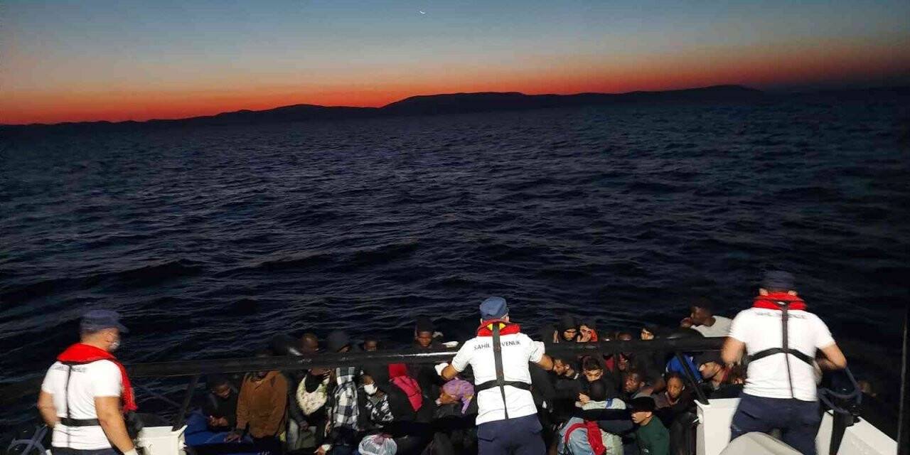 İzmir açıklarında 132 düzensiz göçmen kurtarıldı, 89 göçmen yakalandı