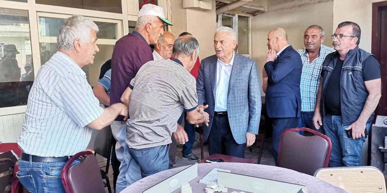 Karşılarında gördükleri eski başbakandan, itfaiye aracı ve doğalgaz istediler