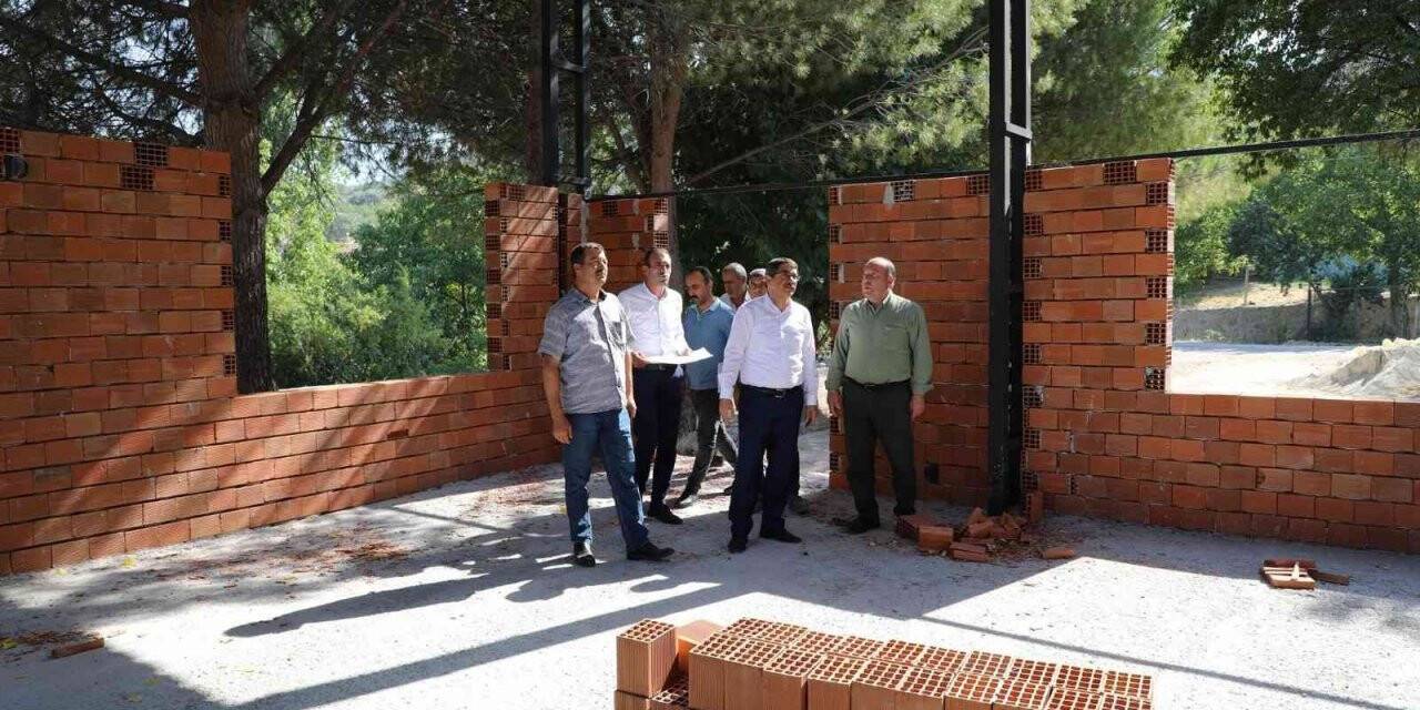 Başkan Çelik Sancaklıuzunçınar’da incelemelerde bulundu