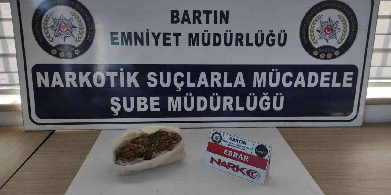 Uyuşturucuyla yakalanan polis memuru tutuklandı