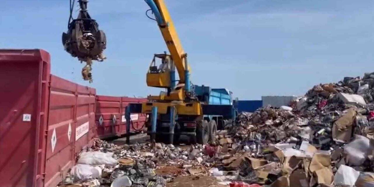 İstanbul’daki operasyonda ele geçirilen 70 tonluk kaçak alkol ve tütün imha edildi