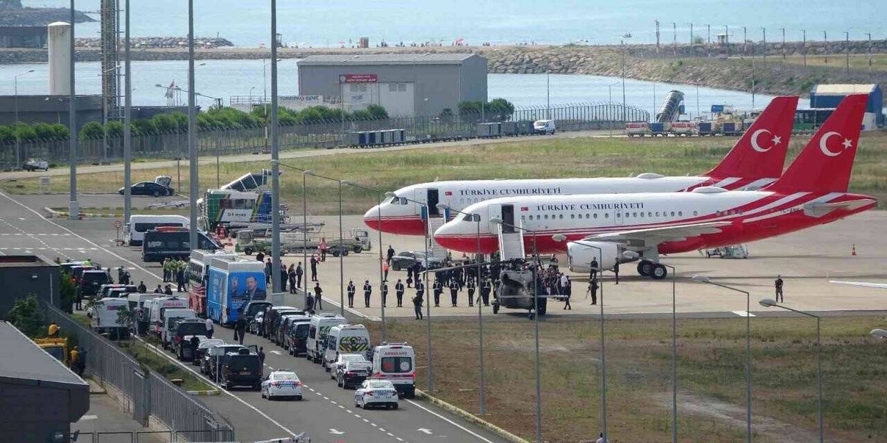 Cumhurbaşkanı Erdoğan’ı taşıyan uçak Ordu’ya iniş yaptı