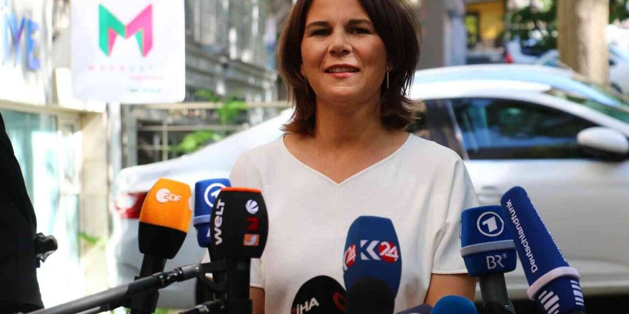 Alman Dışişleri Bakanı Baerbock, Kadın Dayanışma Vakfı’nı ziyaret etti