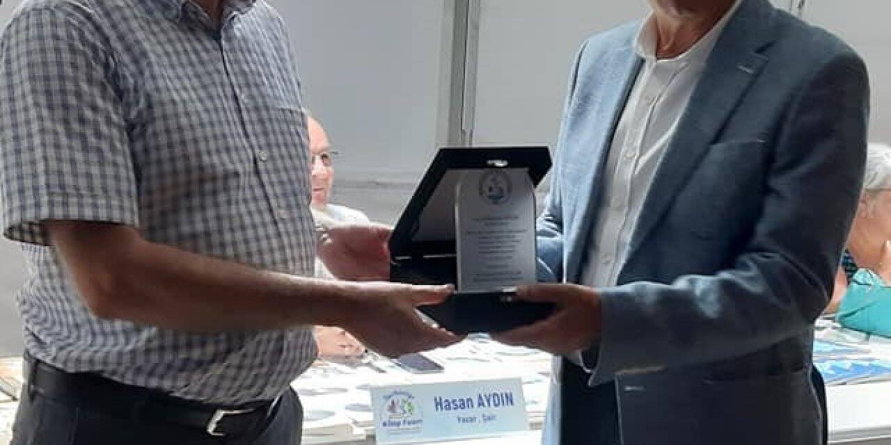 Burhaniyeli tarihçi yazar Bicik’e belediye teşekkürü