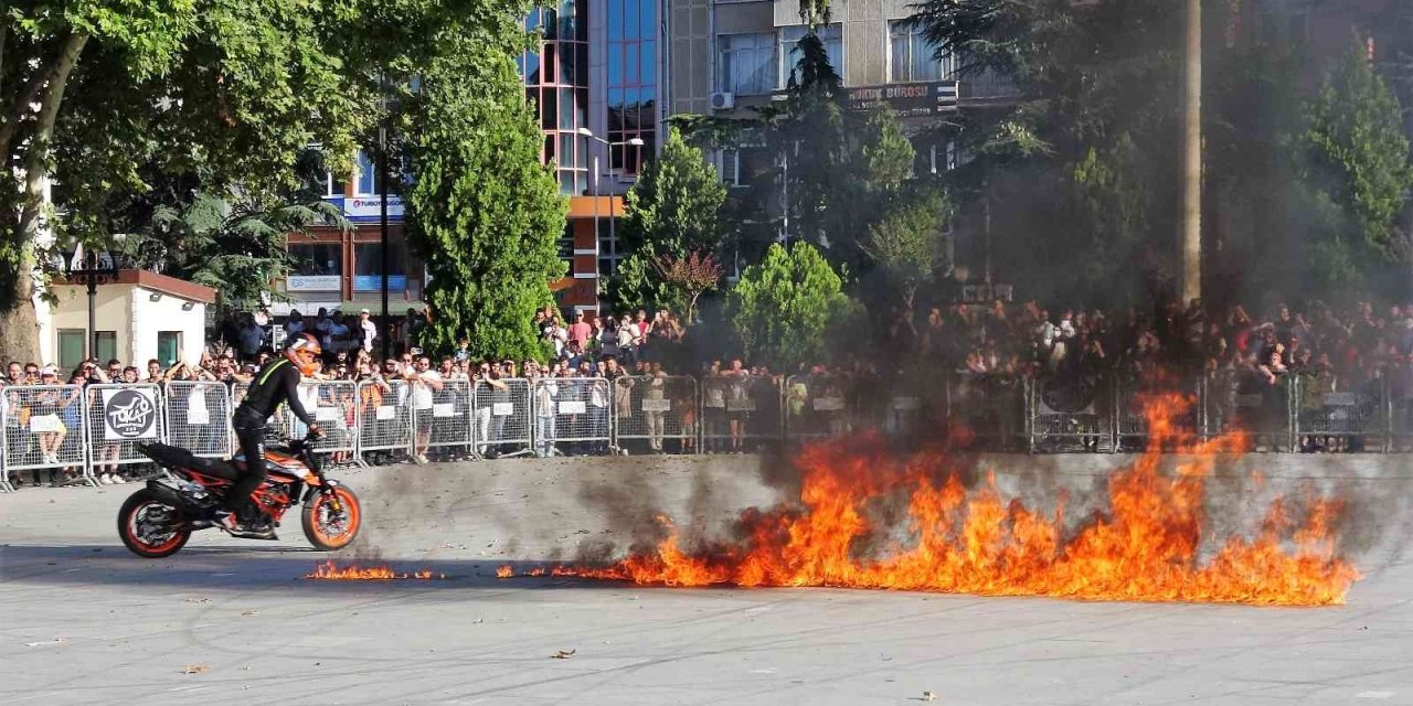 Motosiklet festivalinde adrenalin dolu anlar