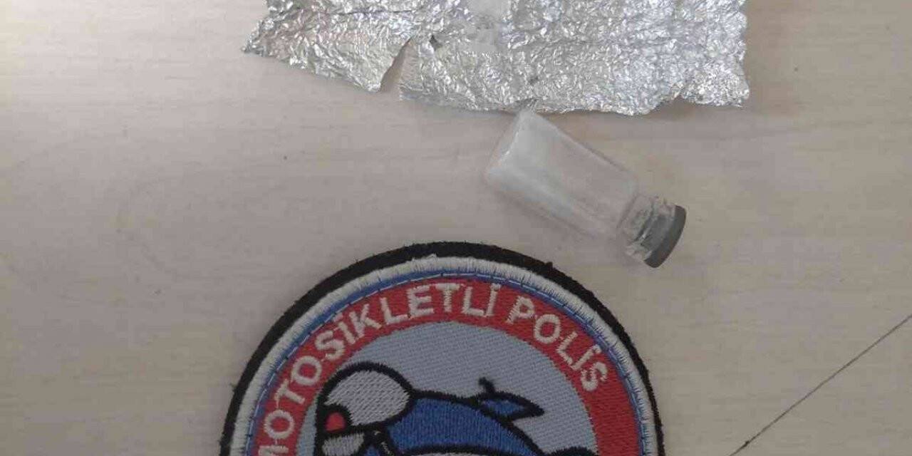 Cam şişe içerisindeki uyuşturucuyu Yunus Timleri buldu