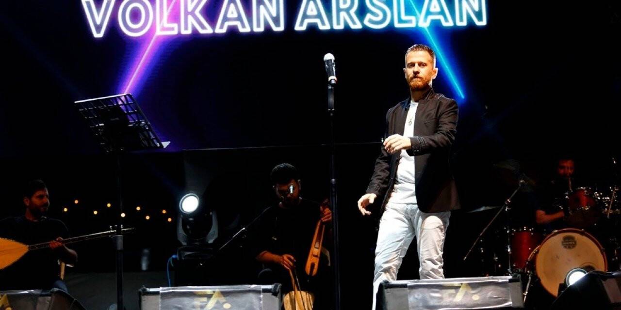 Altınova’da müzik ziyafeti başladı