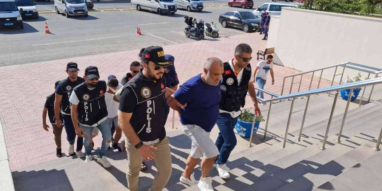 Film gibi uyuşturucu operasyonunda 4 tutuklama