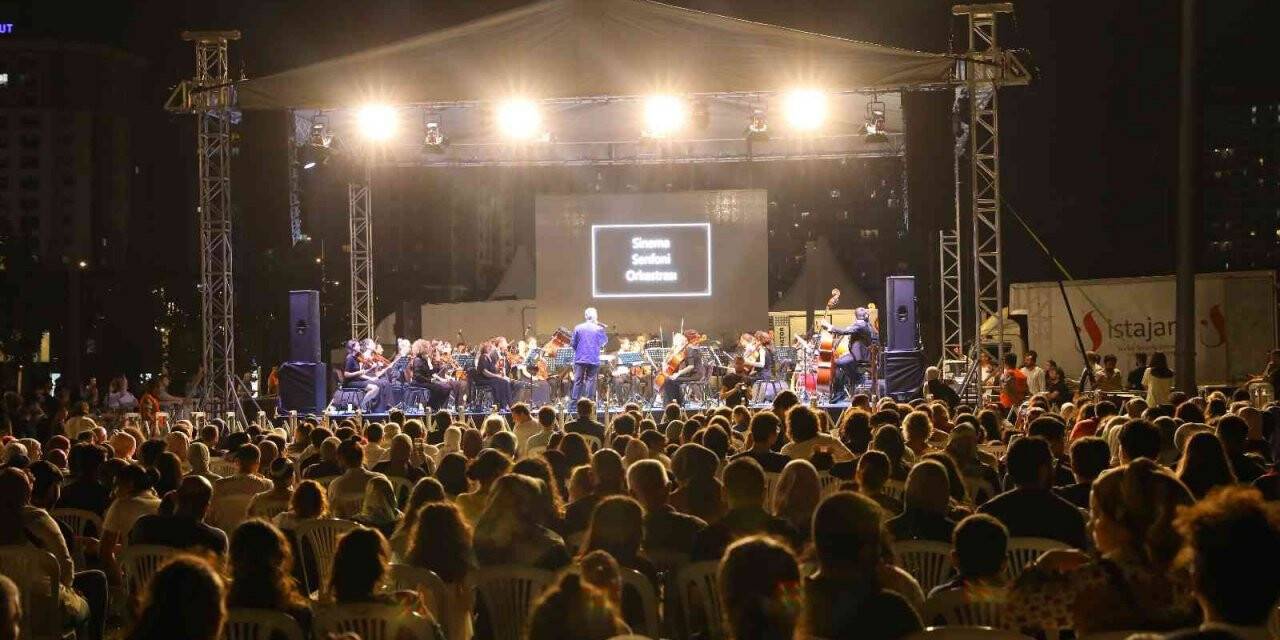 Başakşehir Millet Bahçesi’nden unutulmaz filmlerin müzikleri yükseldi