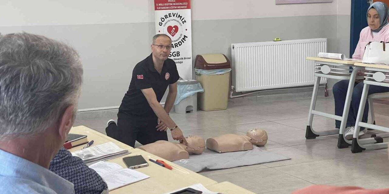 Okul müdürleri ilk yardım eğitimi aldı