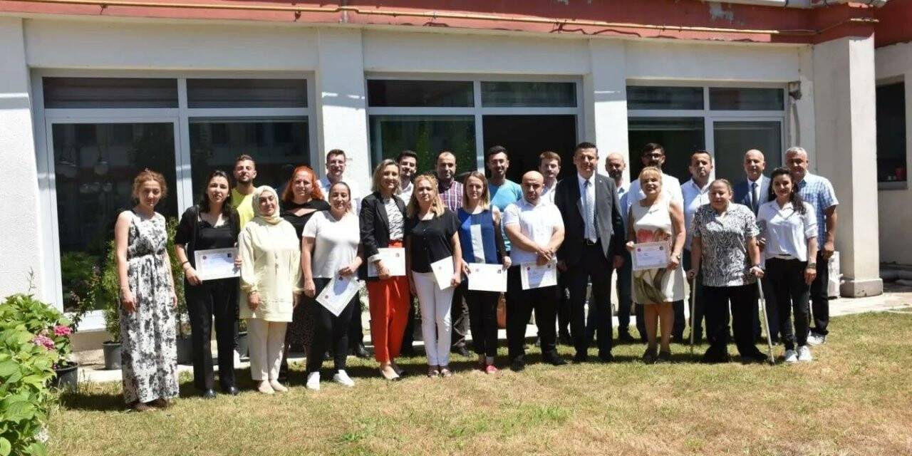 Tapu personellerine başarı belgesi