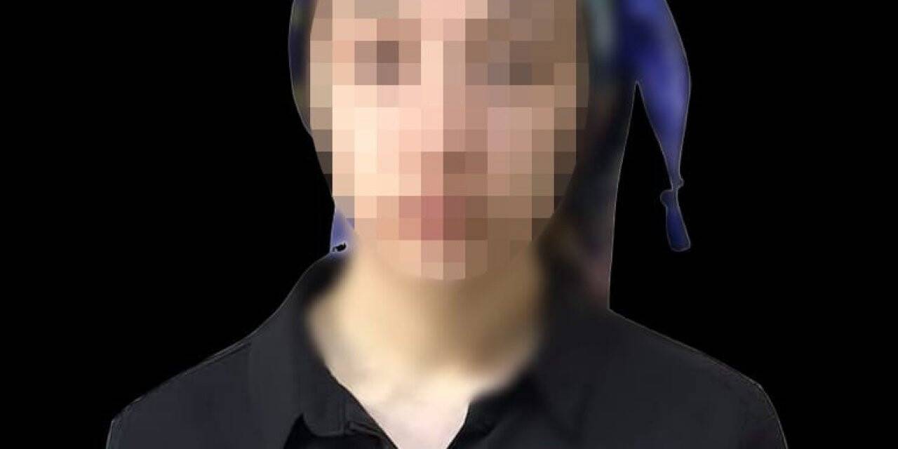 Kuyumcudan 3 adet cumhuriyet altını çalan kadın kamerada