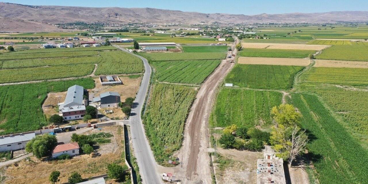 Başkan Çolakbayrakdar: "Hizmetlerimiz ile kırsal mahallelerimizin de kaderi değişiyor"