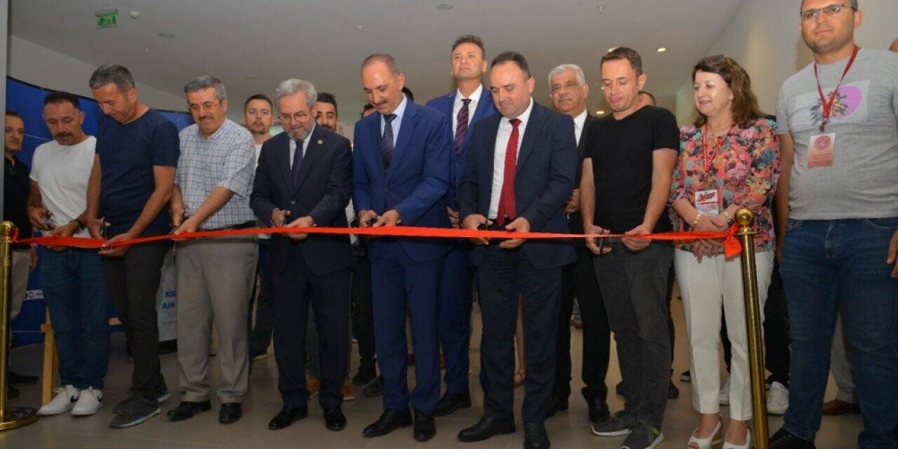 AÜB Üniversite Tanıtım ve Tercih Fuarı Programı Kırşehir’de düzenlendi