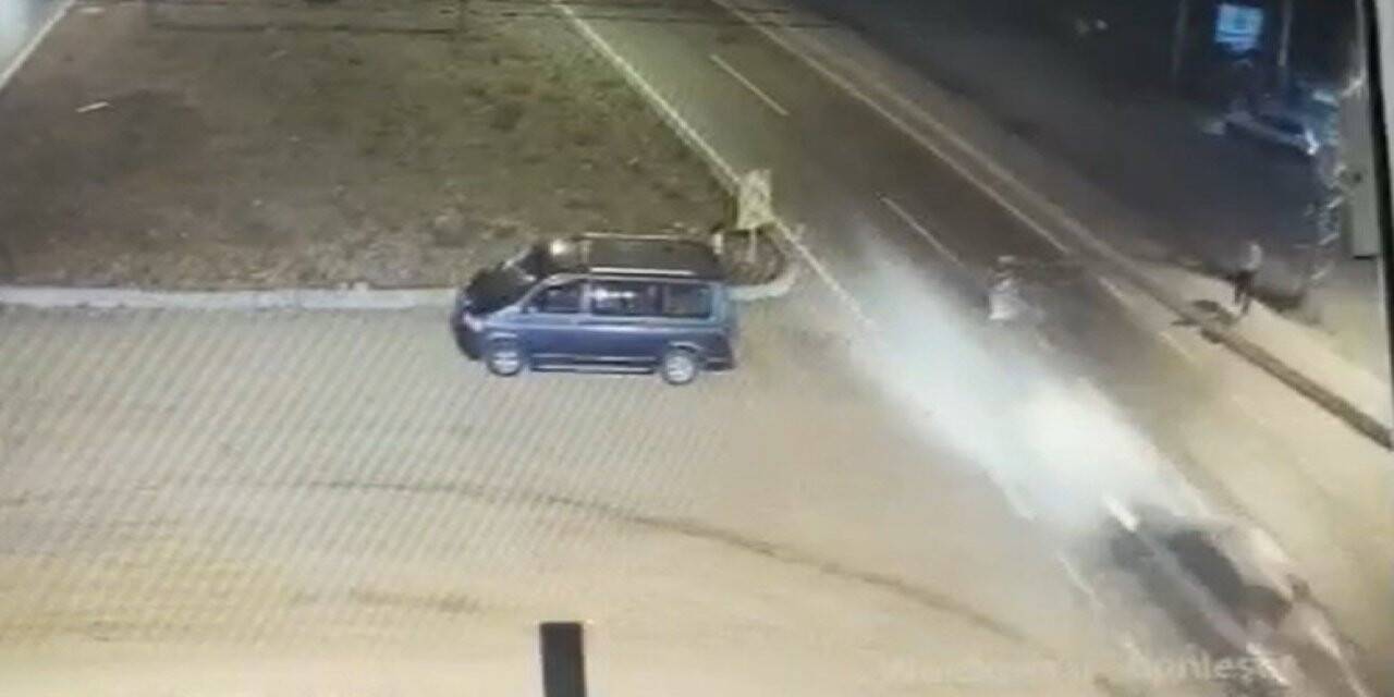 Yolun karşısına geçmek isterken canından oldu, kaza kameraya yansıdı