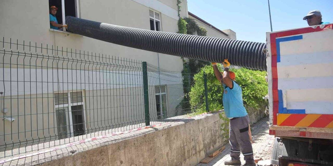 Alanya Belediyesi okullarda mesai yapıyor