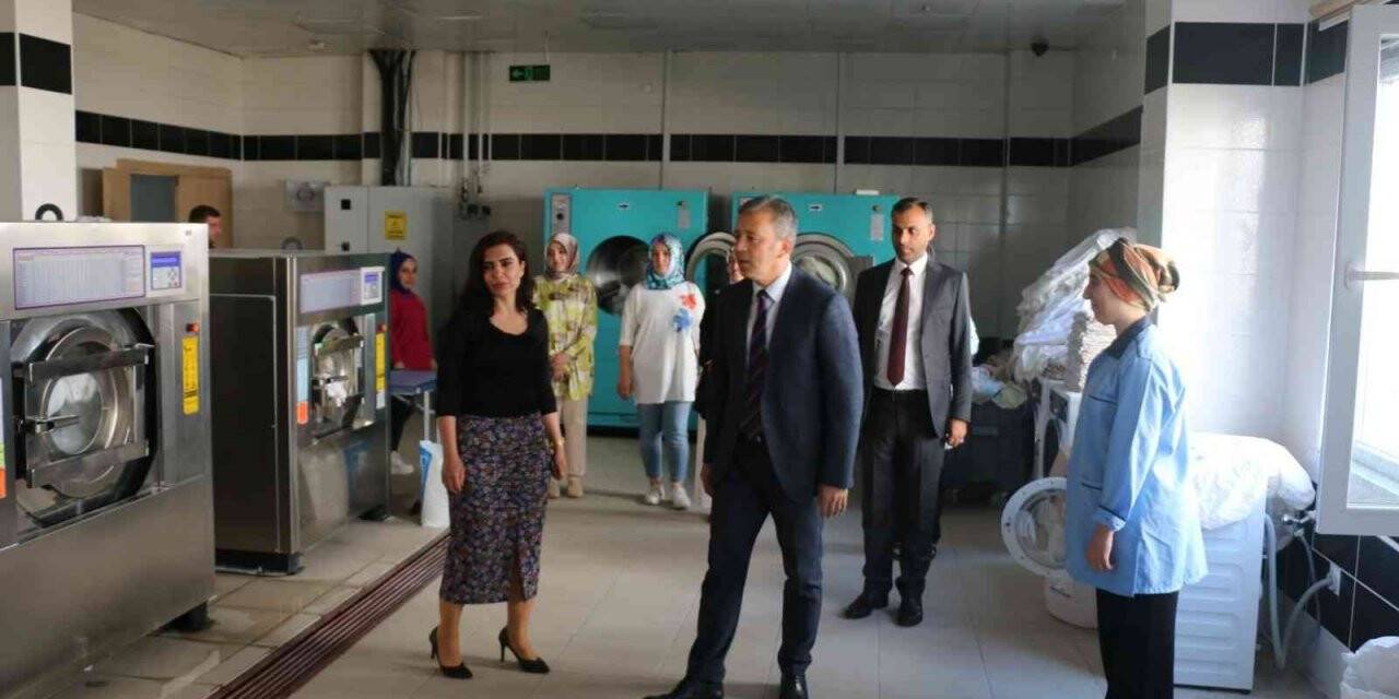 İl Müdürü Loğoğlu yurtlarda incelemelerde bulundu