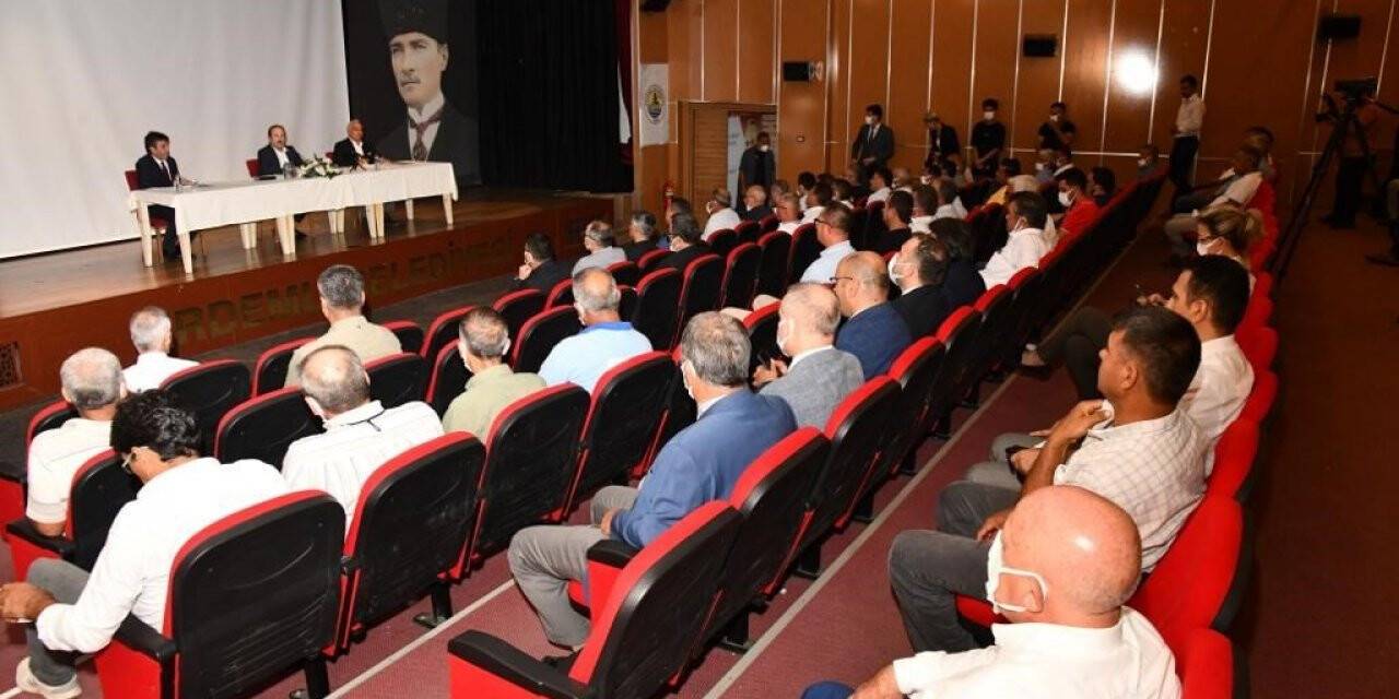 Vali Pehlivan, Erdemli’de muhtarlarla bir araya geldi