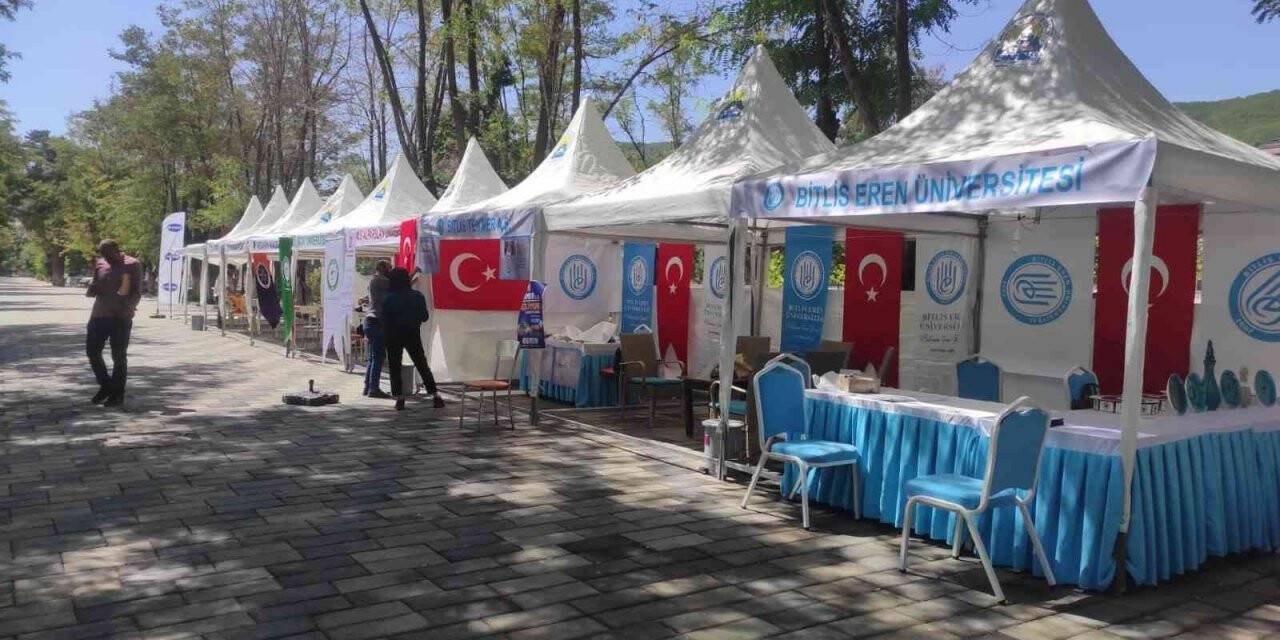 Tatvan’da 9 üniversite tanıtım standı kurdu