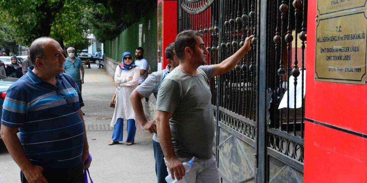 Geç kaldığı KPSS’ye giremedi, elindeki kağıdı gösterip "Burada öyle bir şey yazmıyor" dedi