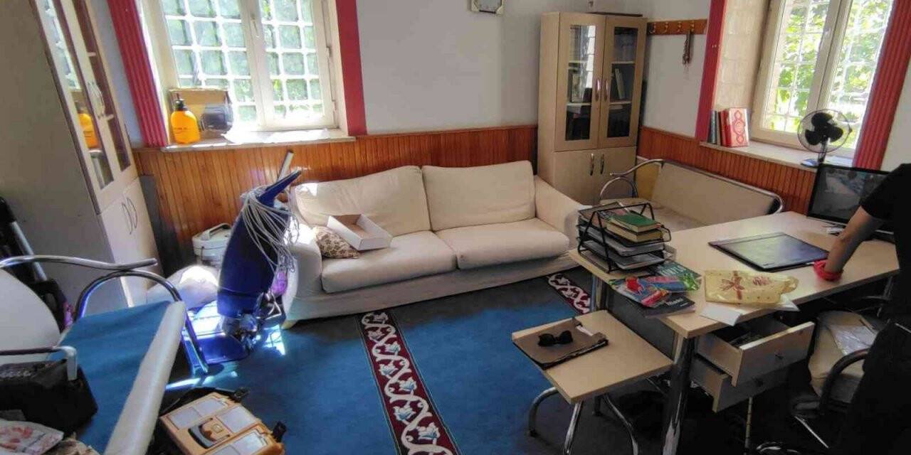 İmamın notuna aldırmadı, yardım paralarını çaldı