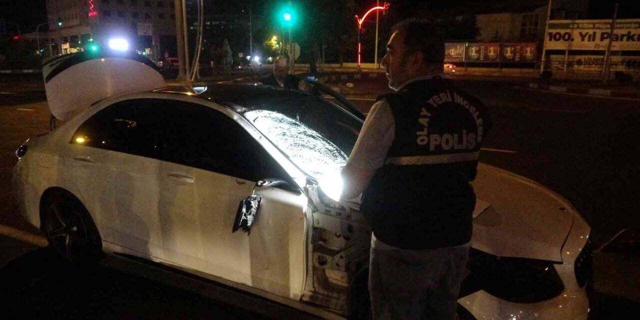 Yolun karşısına geçmek isterken canından oldu