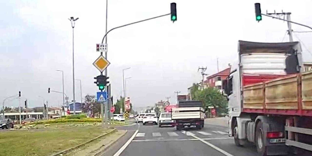 Kamyoneti otomobil gibi kullanan sürücü yürekleri ağıza getirdi