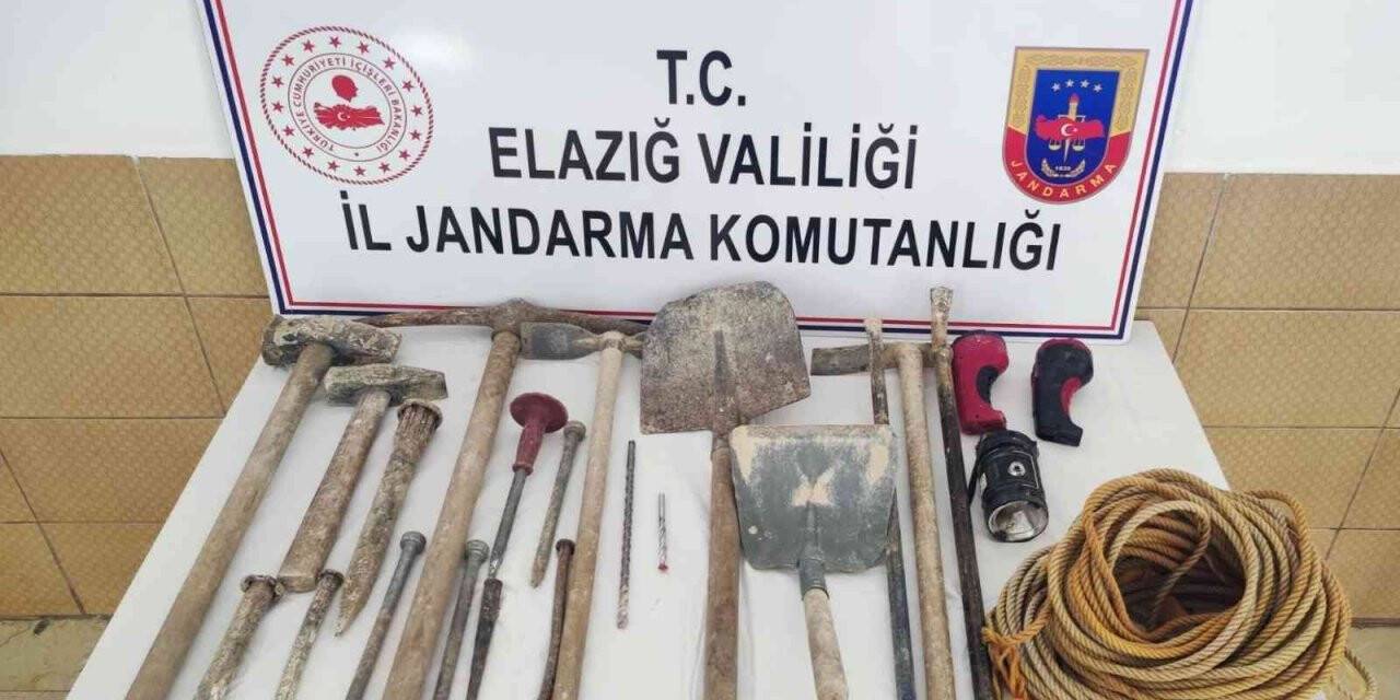 Elazığ’da kaçak kazı yapan 3 şüpheli suçüstü yakalandı