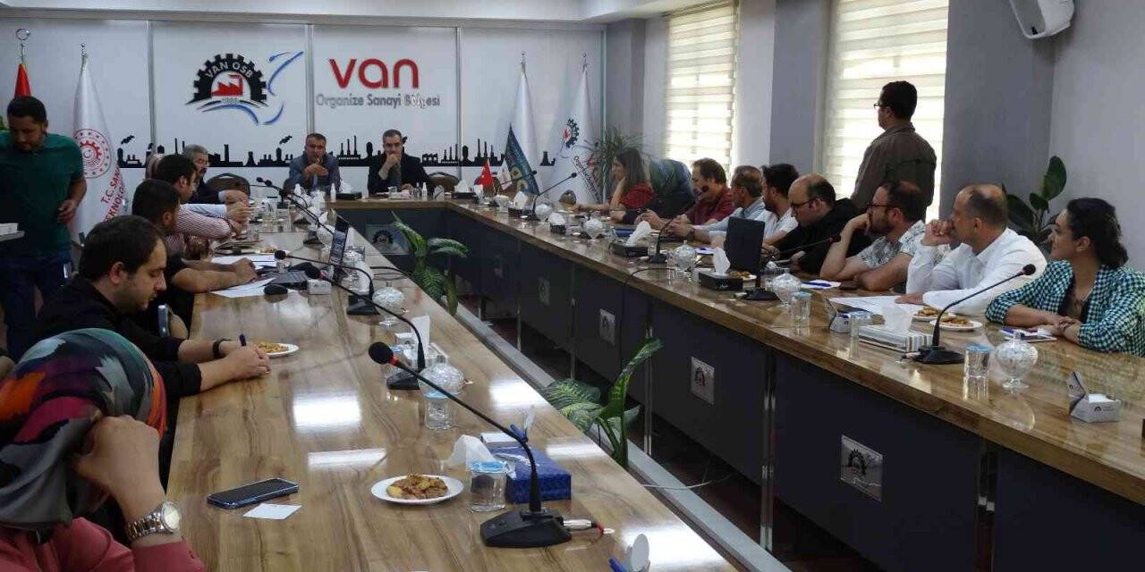 Van’da tekstil sektörü buluşması