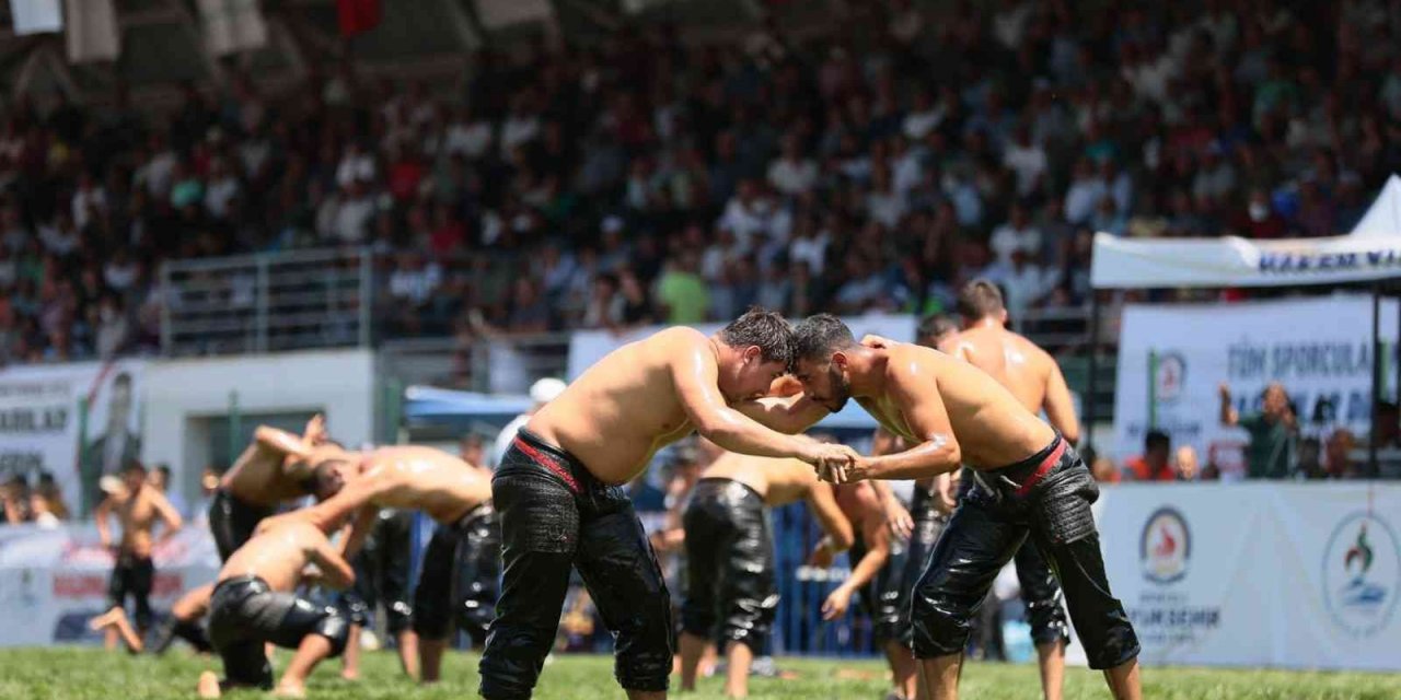 Denizli yağlı güreşlerinde şampiyon Orhan Okulu oldu