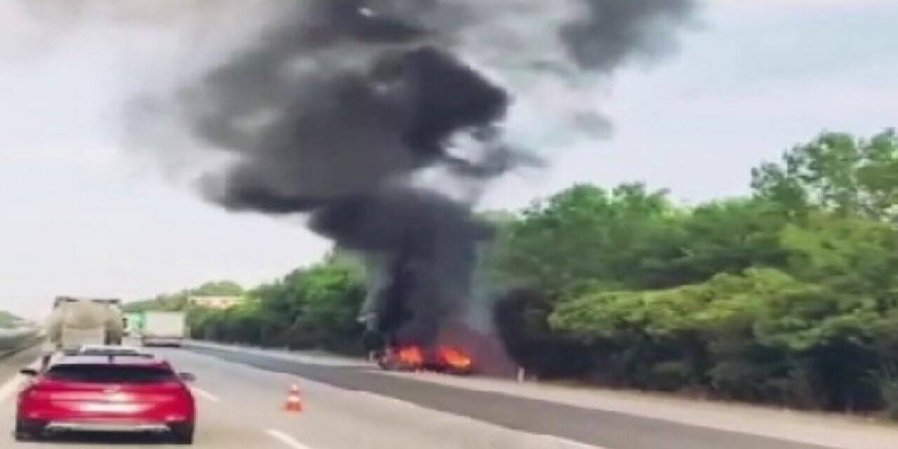 Tır alevlere teslim oldu