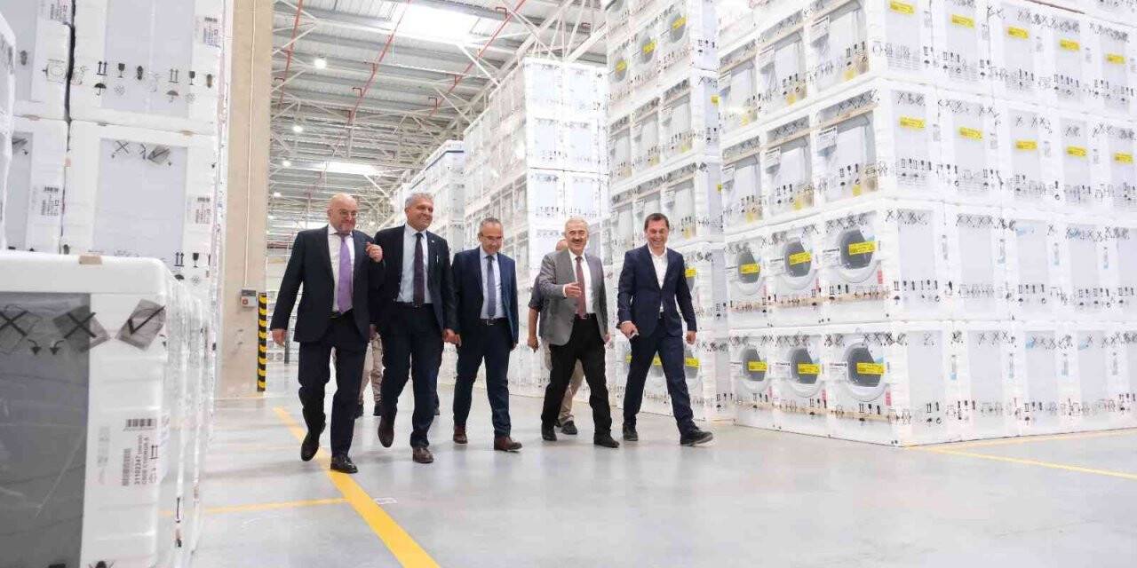 Vali Ayyıldız ve Başkan Küpeli beyaz eşya üretim tesisini ziyaret etti