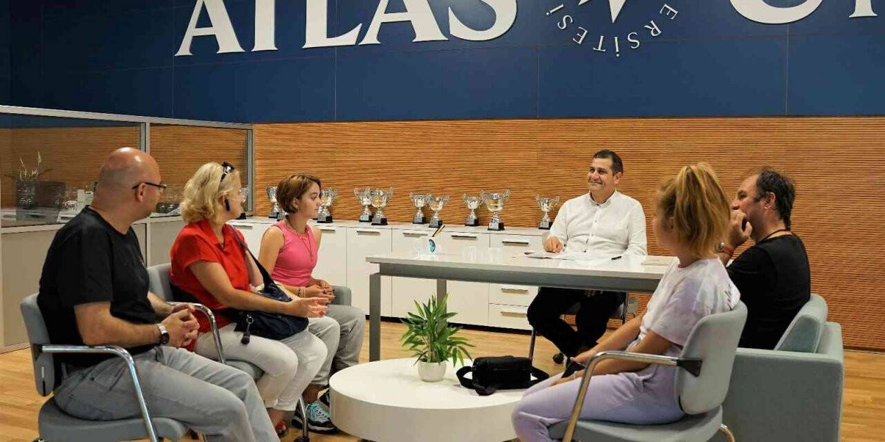 Doğumunda doktoru, kariyer yolculuğunda danışmanı oldu