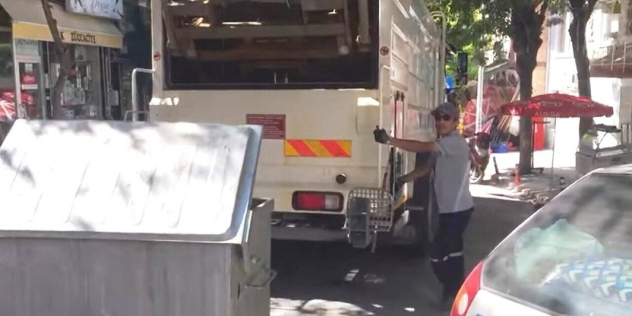 Emet’te çöp konteynerleri yıkanıp, temizlenip bakımları yapılıyor