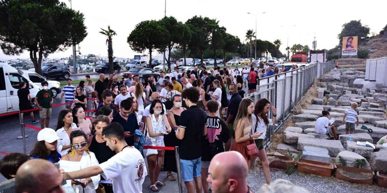 Mor ve Ötesi Bodrum’a sığmadı