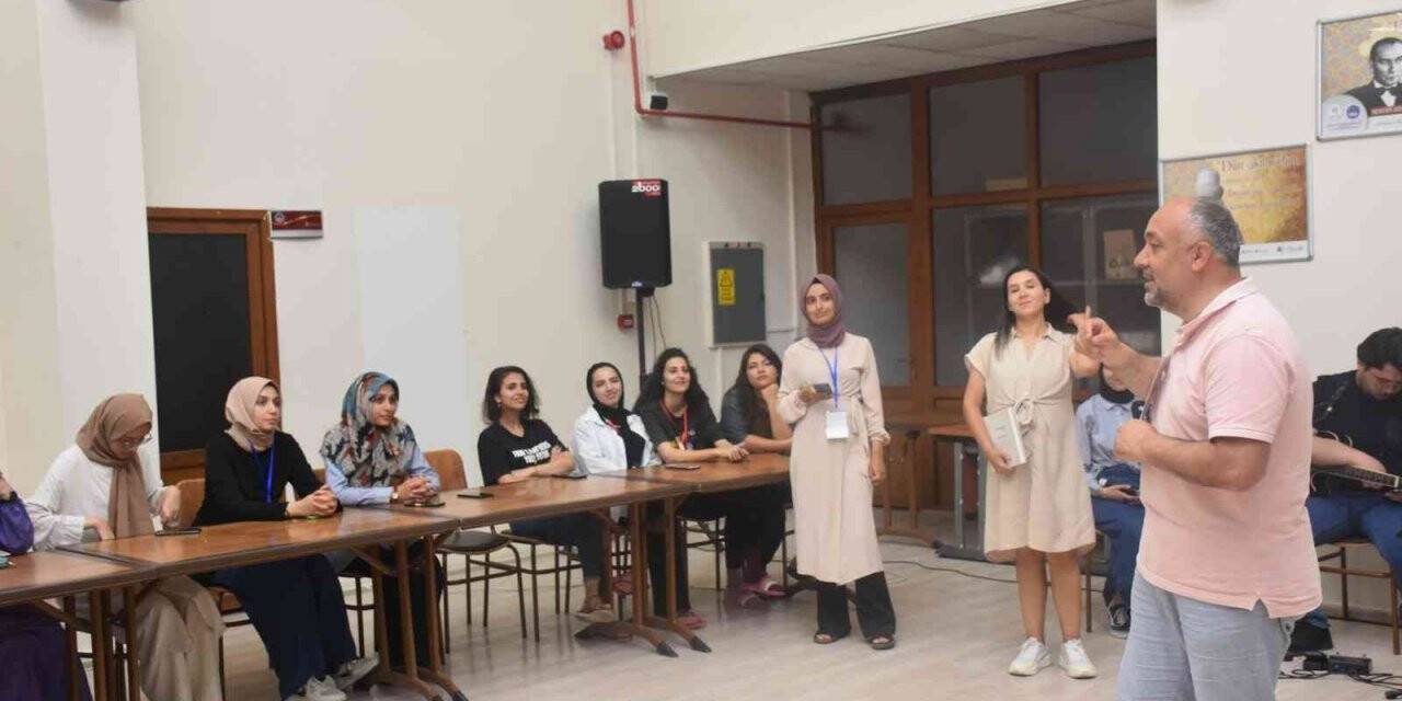 Aydın’dan gelen gençler Afyonkarahisar’ı keşfetti