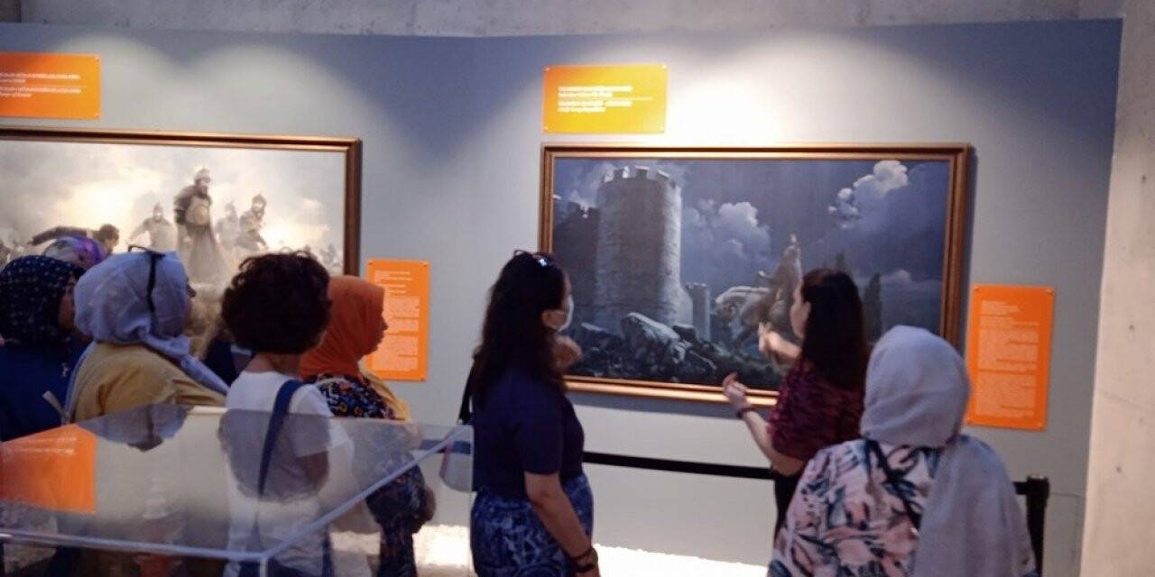 Yalovalı kadınlar Bursa’nın tarihi mekanlarını gezdi