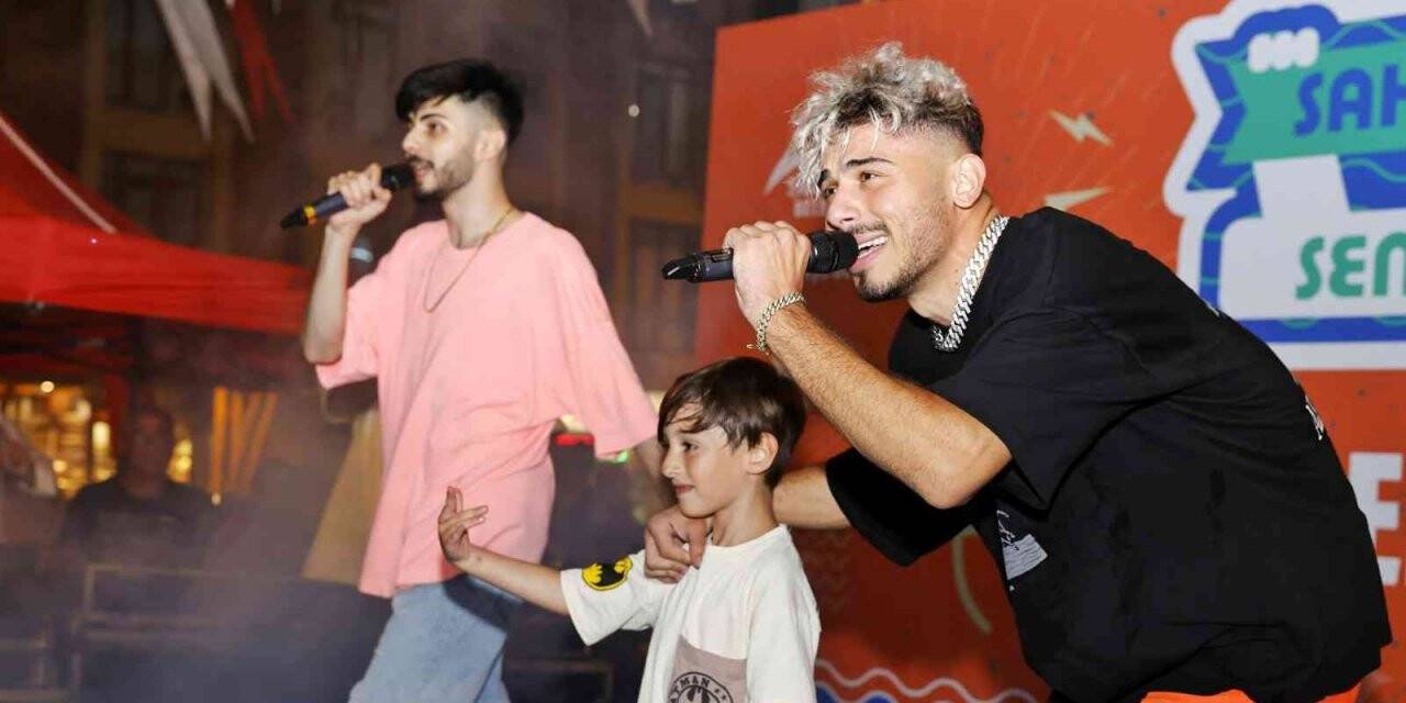 Sultangazi’de gençler sahne aldı