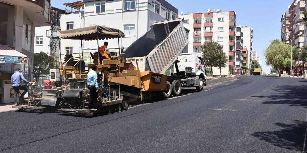 Siirt’te asfalt çalışmaları devam ediyor