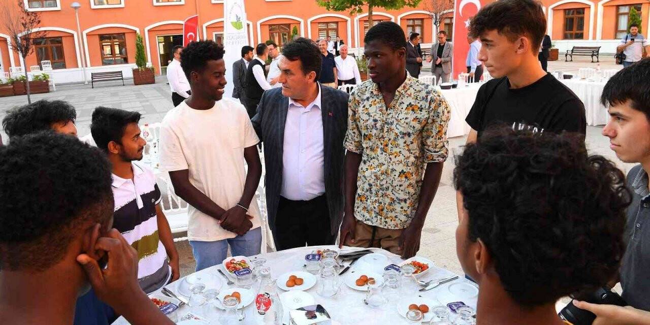 Uluslararası Öğrenciler başarıları ile gururlandırıyor