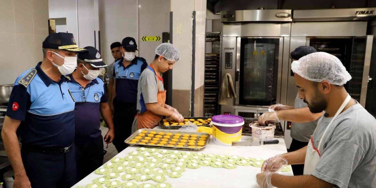 Akdeniz’de patiseriler denetlendi