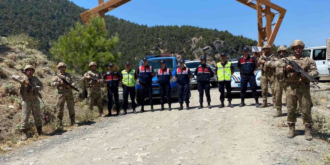 Jandarma Honaz Dağında yangına karşı önlemleri artırdı