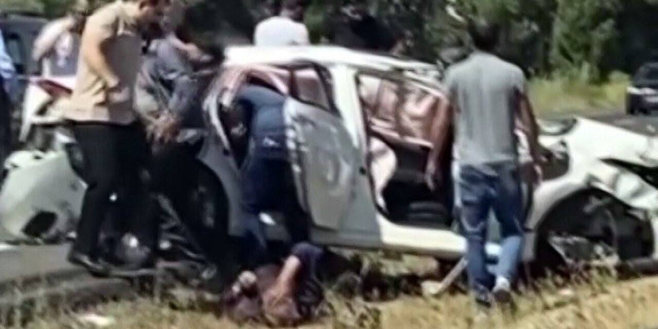 Denizli’den Ağrı’ya giden otomobil Erzurum’da kaza yaptı: 1 ölü 3 yaralı