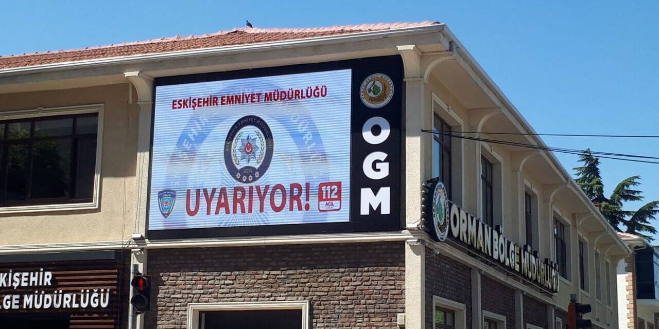 Polis ekiplerinden uyarı görselleri