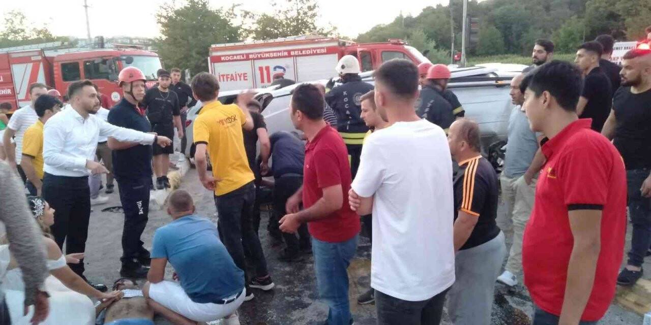 Otomobille çarpışan hafif ticari araç takla attı: 2 yaralı