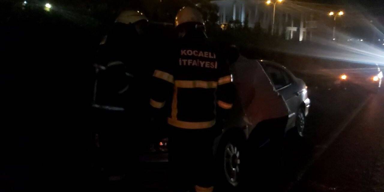 Tatil dönüşü evlerine giden ailenin otomobilinde yangın çıktı