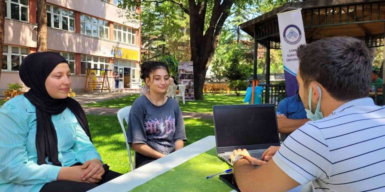ÇAKÜ’den üniversite adaylarına rehberlik hizmeti