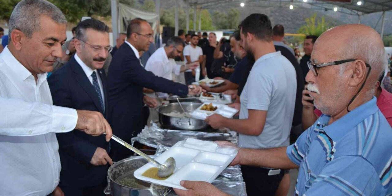 Vali Aksoy ve Başkan Kaplan Muharrem ayı iftarında vatandaşlarla buluştu