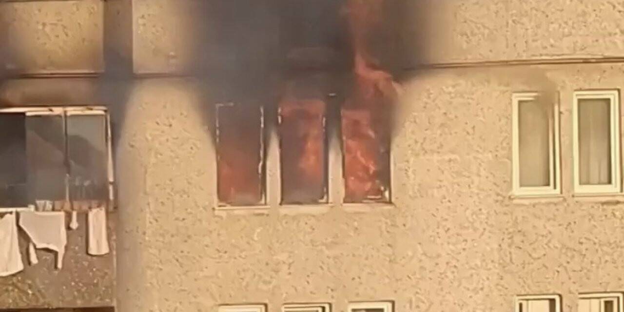 İstanbul’da daire alev alev yandı: Panik anları kameraya yansıdı